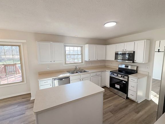 4th image of 672 Scioto Meadows Blvd