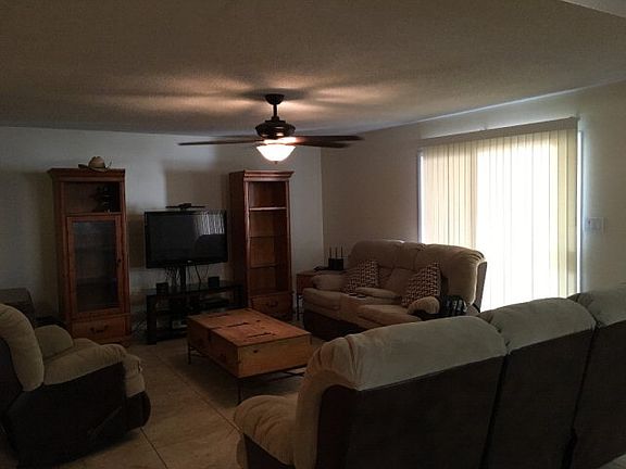 3rd image of 801 Palmetto Dr