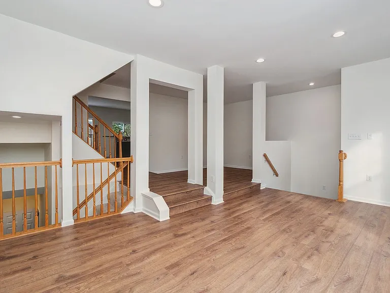 21193 Millwood Sq — Photo 8