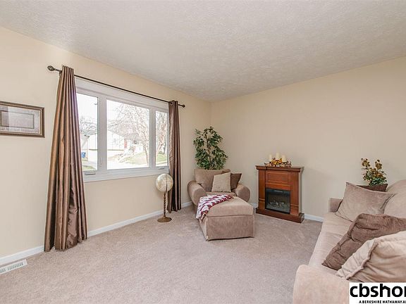 3rd image of 7529 S 75th Ave