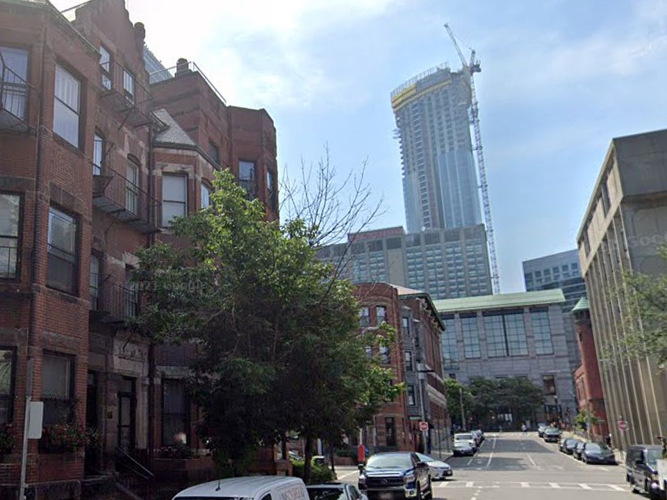 1st image of 48 Hereford St #6
