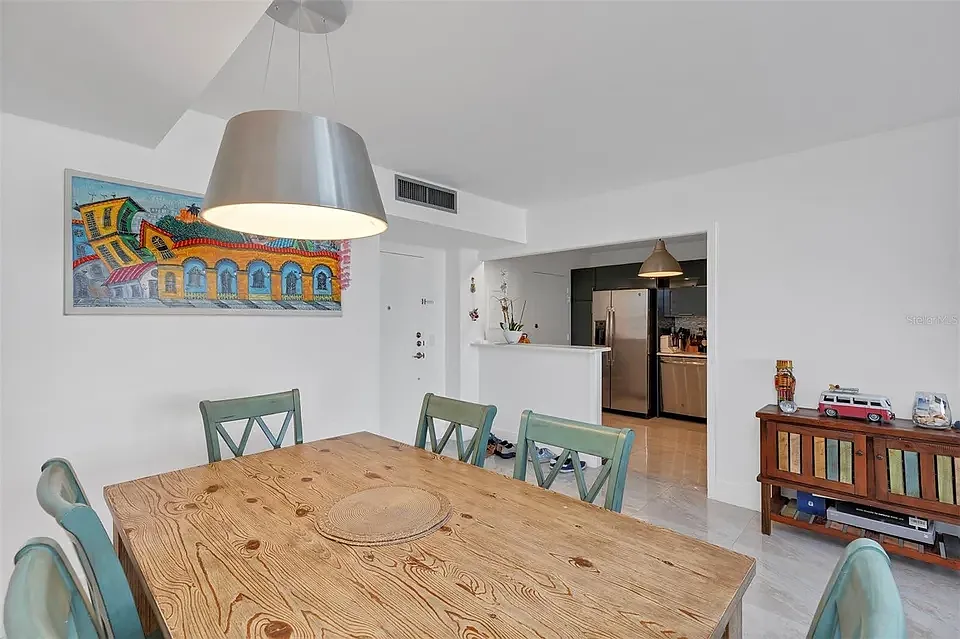 2 bed, 2.0 bath, 1192 sqft, $3,300 — Photo 4