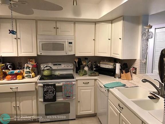 4th image of 2900 NE Forteen Street Cswy #510