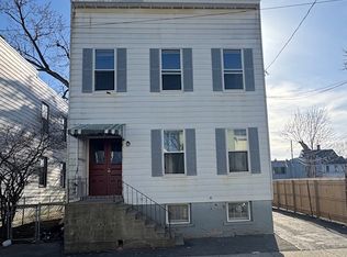 526 Hamilton St #2, Albany, NY 12203
