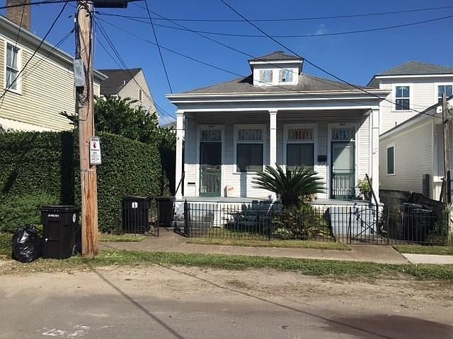 1st image of 923 Dufossat St