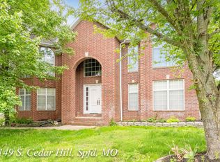 2149 S Cedar Hill Ave, Springfield, MO 65809