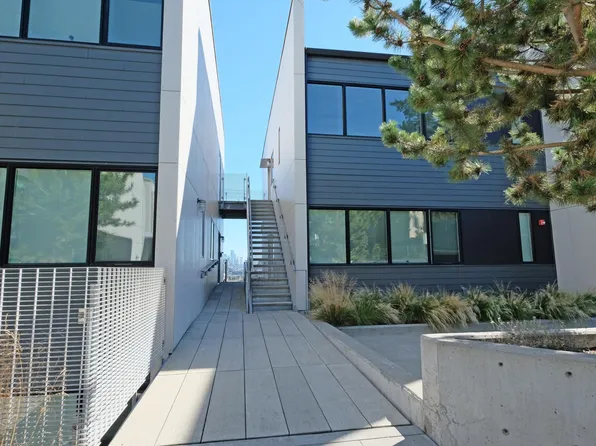 2311 W Newton St APT 305, Seattle, WA 98199
