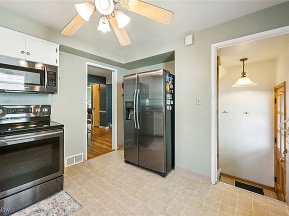 5th image of 16720 Glenridge Ave