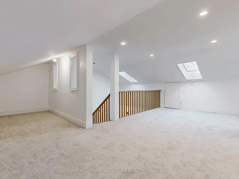 117 Westmount Ave #UPPER — Photo 13