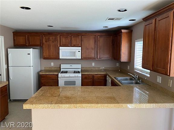 3rd image of 6312 Sereno Springs St