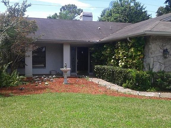 2nd image of 2900 Bridlewood Dr