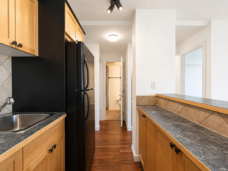 1129 Cameron Ave SW #502 — Photo 6