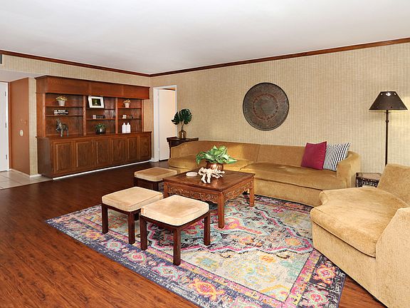 3rd image of 1127 E Del Mar Blvd APT 431