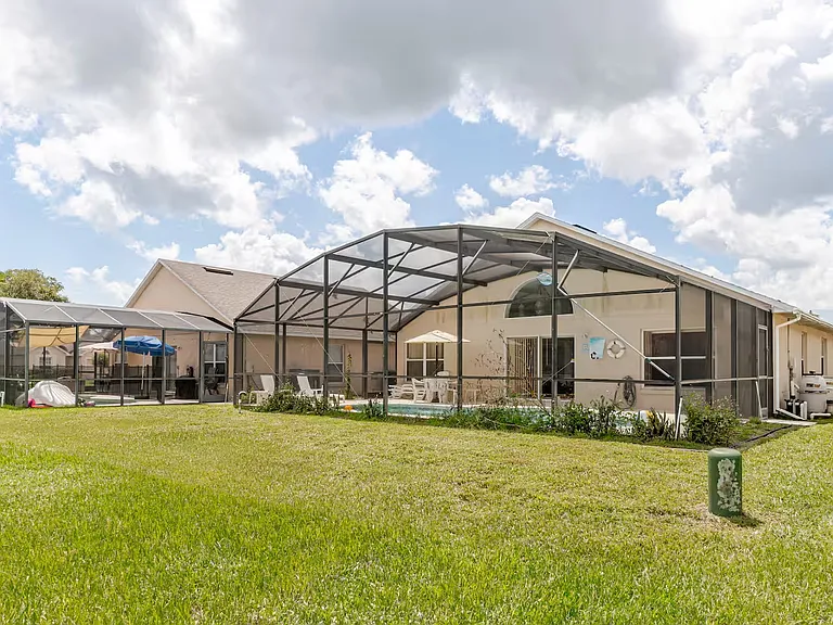 1137 Liberty Hall Dr — Photo 31
