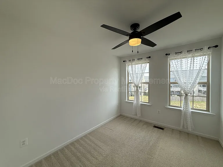 2401 Copa Ct — Photo 24
