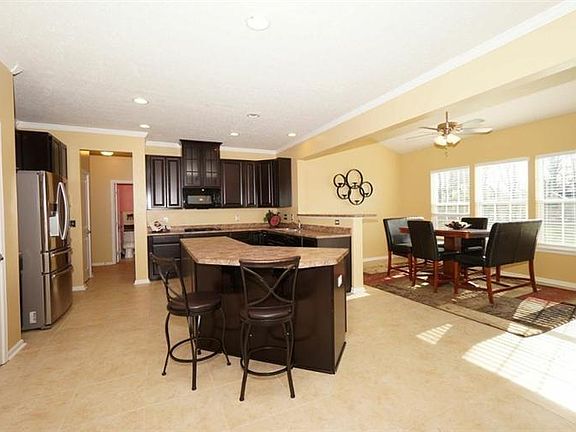 3rd image of 7593 Cherokee Ln