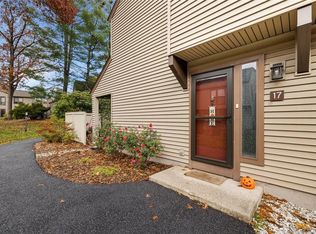 17 Walnut Ln #17, Avon, CT 06001