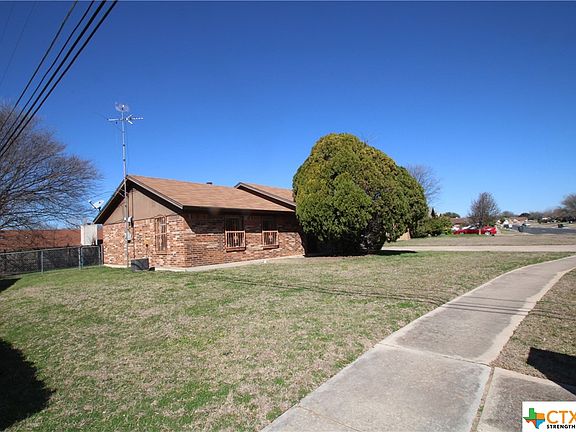 3rd image of 2109 Schwertner Dr