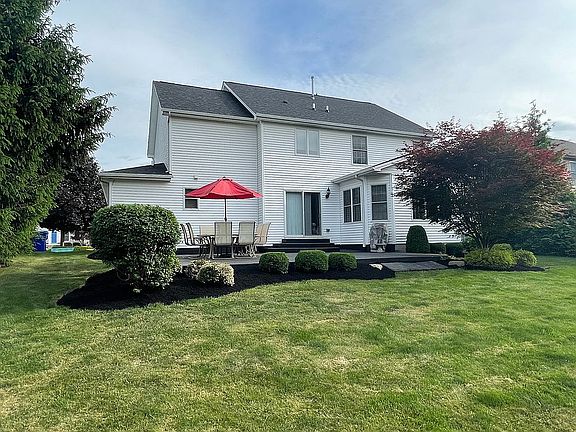 4th image of 6515 White Oak Way