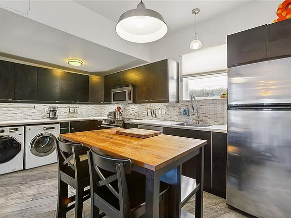 5th image of 1829 Arts St
