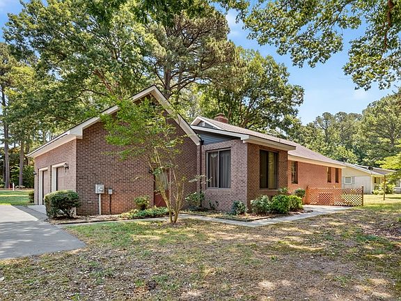 3rd image of 25430 Lakewood Dr