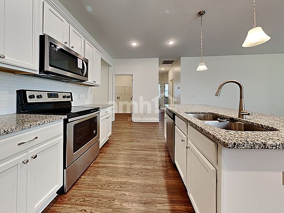 3rd image of 212 Swan Dr