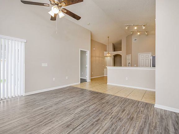 4th image of 7928 Magnolia Bend Ct