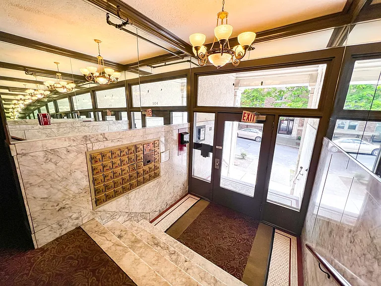 St Florence Apartments — Photo 23