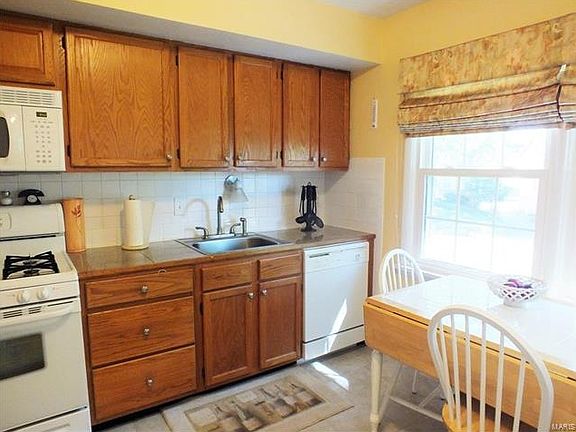 4th image of 605 Thunderbird Ct #605F