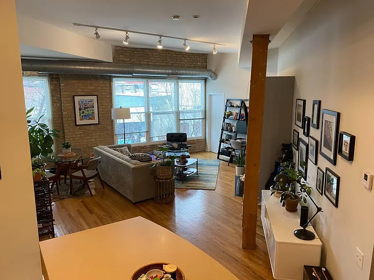 1855 N Oakley Ave #B — Photo 11