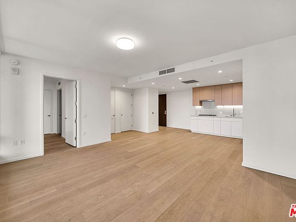 5th image of 877 Francisco St APT 1616