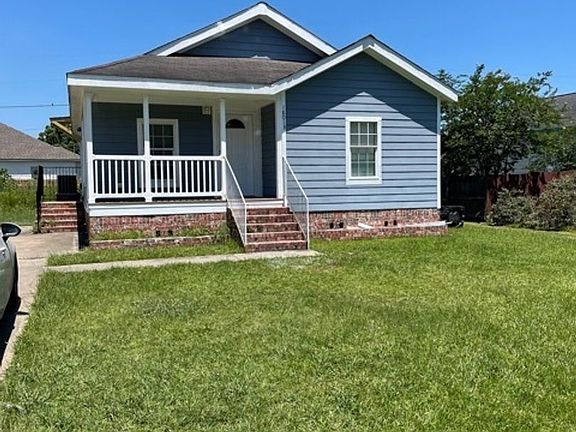 3rd image of 18013 Claudette Dr