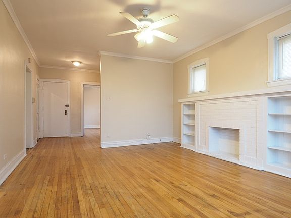 3rd image of 2948 W Belle Plaine Ave #1
