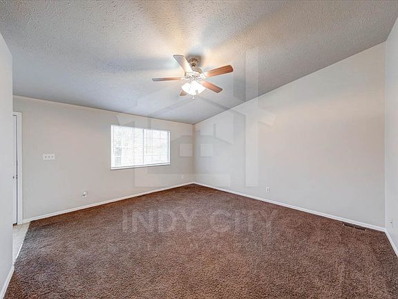 5th image of 542 Woods Crossing Dr