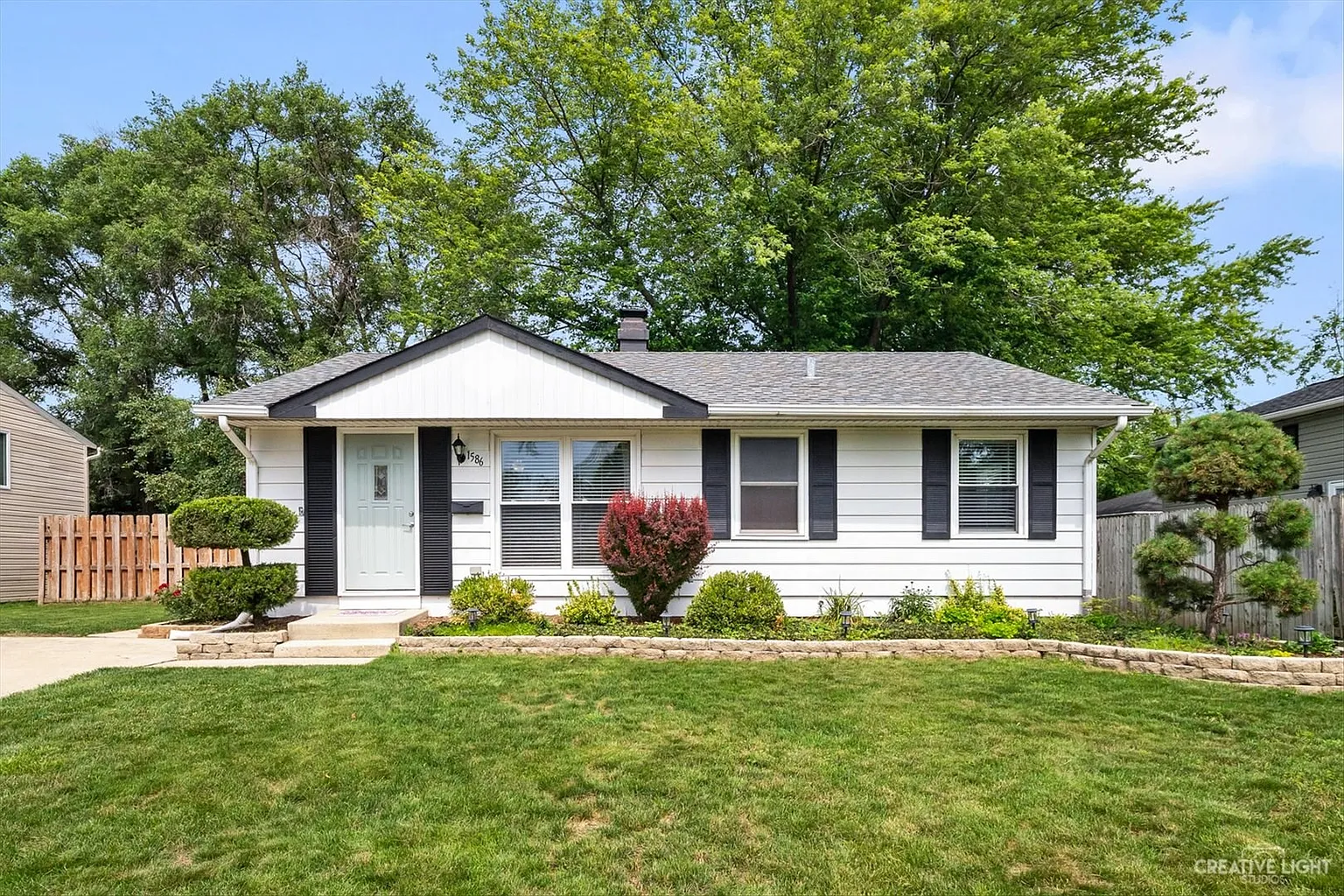 1586 Amy Ave photo 1