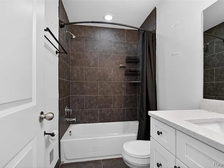 2925 Square Lake Ct — Photo 28