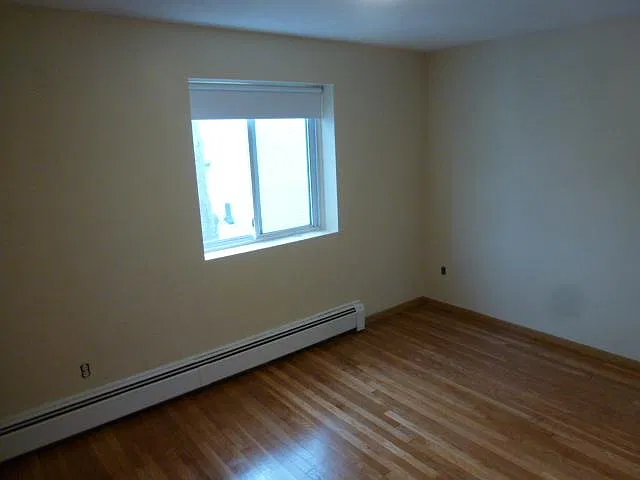 1079 Washington St — Photo 4