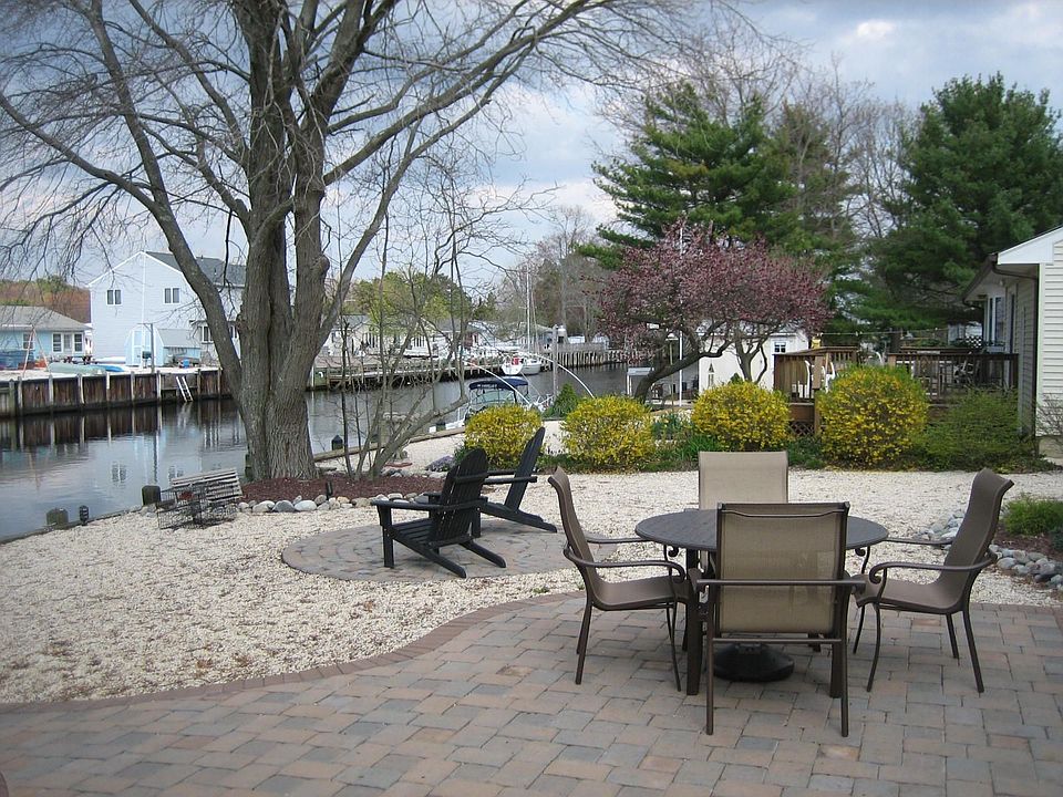 2nd image of 25 N Island Rd