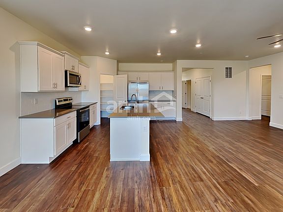 3rd image of 14962 W 82nd Pl