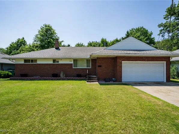 512 Jeannette Dr, Richmond Heights, OH 44143