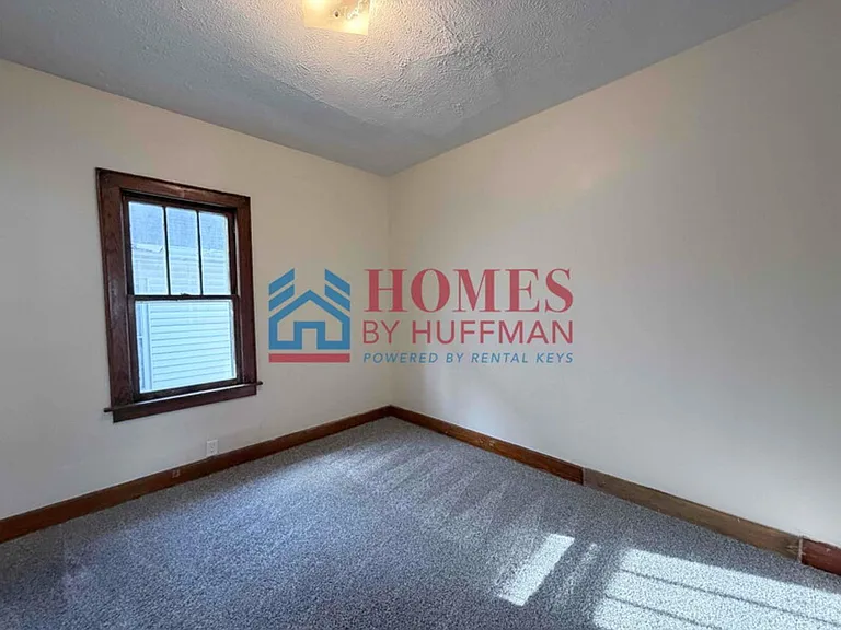 1116 Marshall Ave — Photo 3
