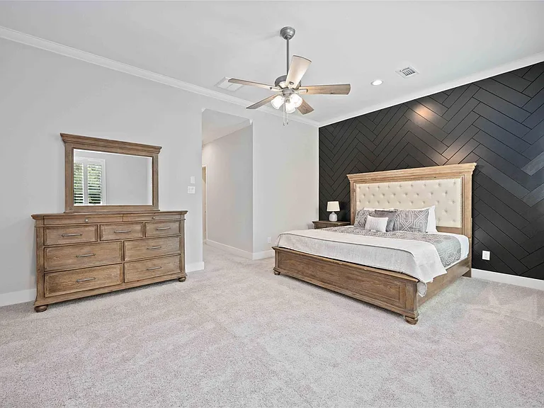 1324 W Pierce St — Photo 15