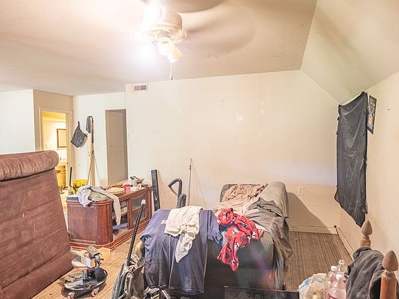 9th image of 156 Tracy Rd