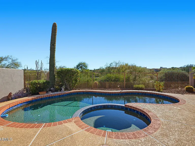 15707 E Cactus Dr — Photo 3
