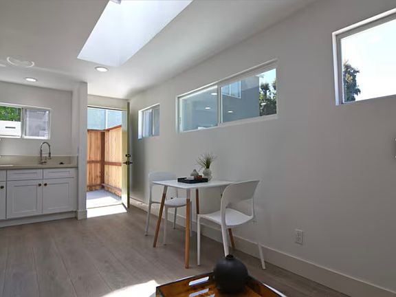 4th image of 2712 Westwood Blvd #S1