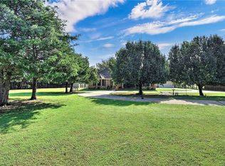 146 N Main St, Sadler, TX 76264