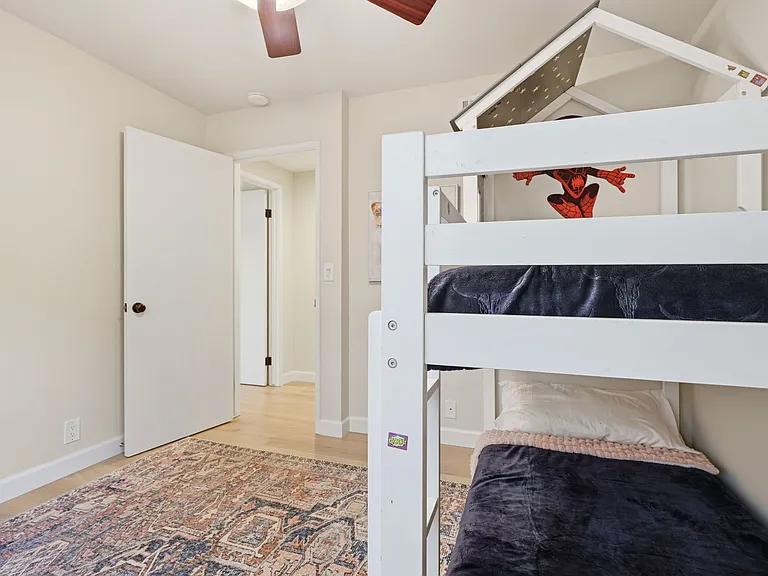 1256 Rainier Ave — Photo 21