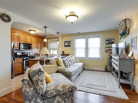 4th image of 4524 Grove Ave Unit 11