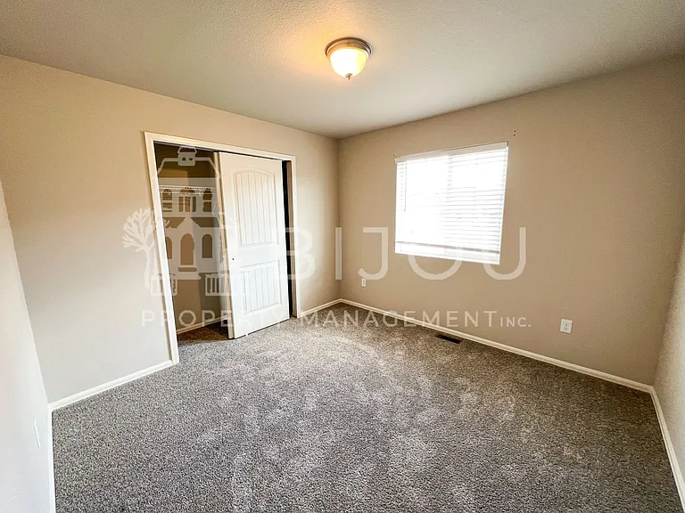 7673 Silver Larch Point — Photo 21