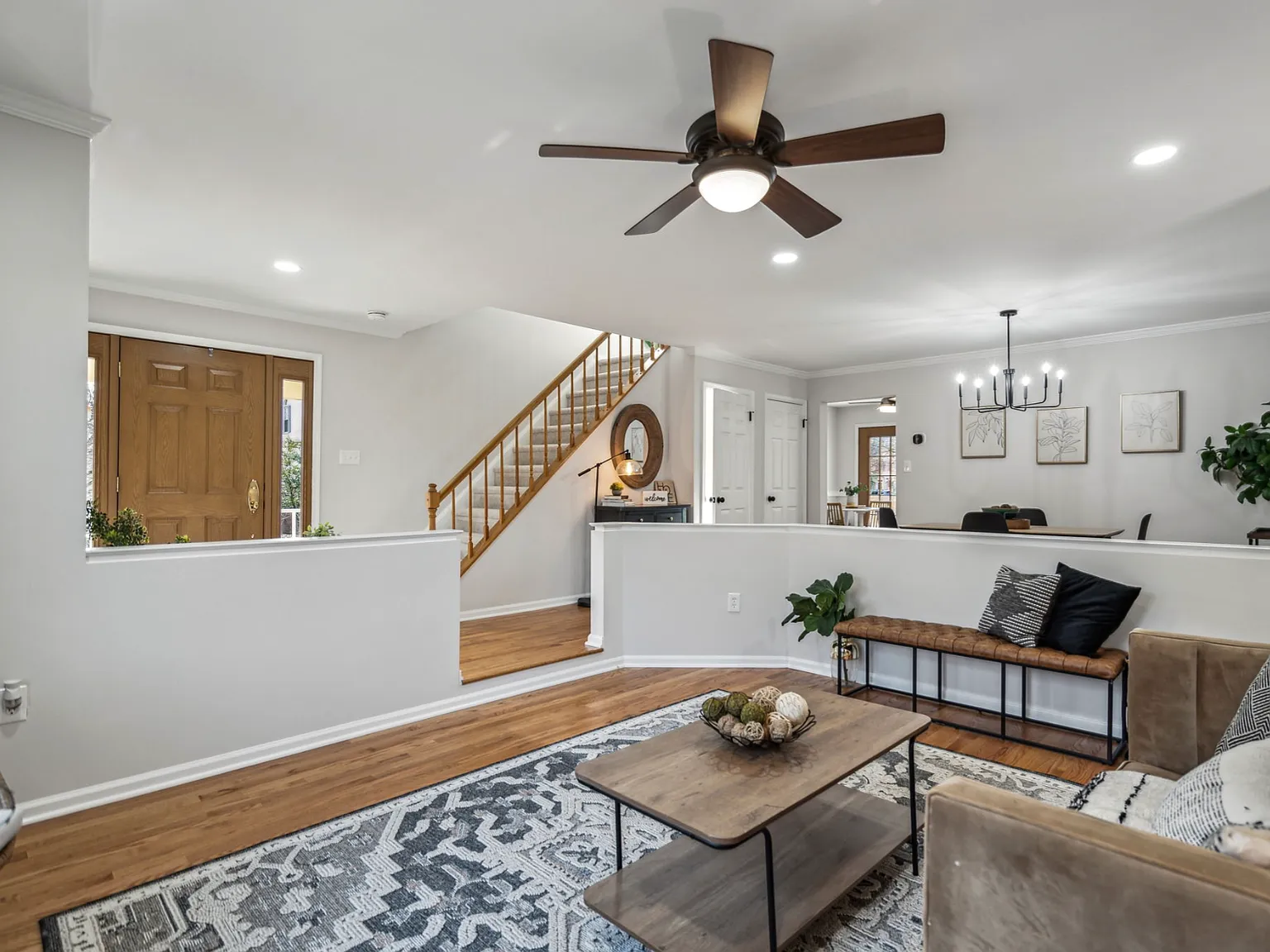 3 bed, 3.5 bath, 2540 sqft, $3,850 — Photo 2
